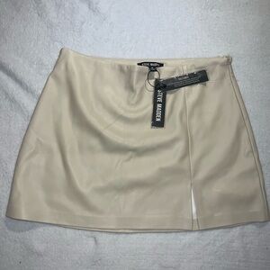 Steve Madden faux leather Beige Mini Skirt size 4